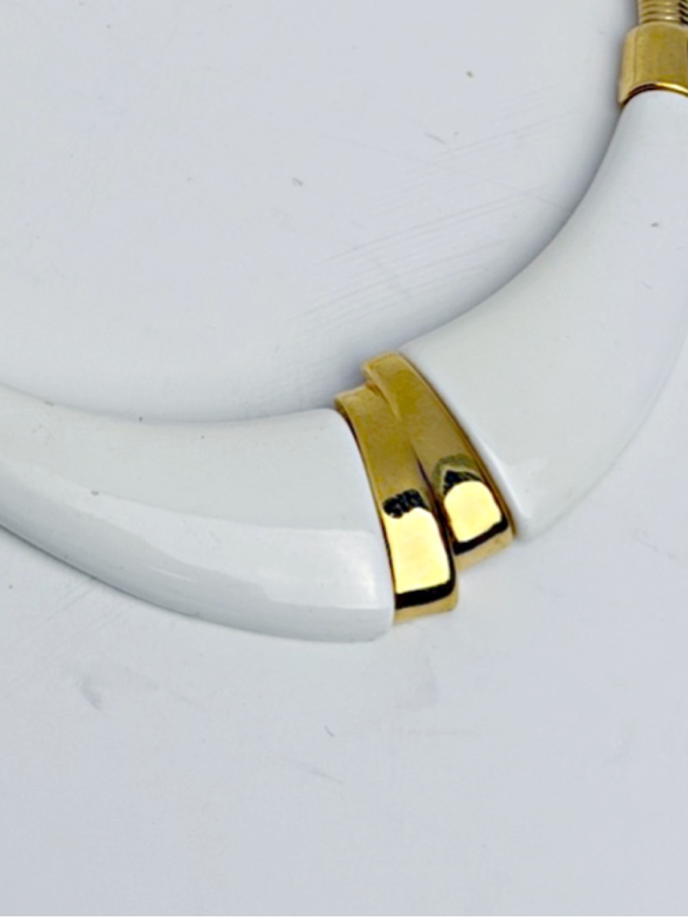 Vintage MONET Signed Gold Tone and White Enamel Choker Necklace 15” 198… - Picture 3 of 10